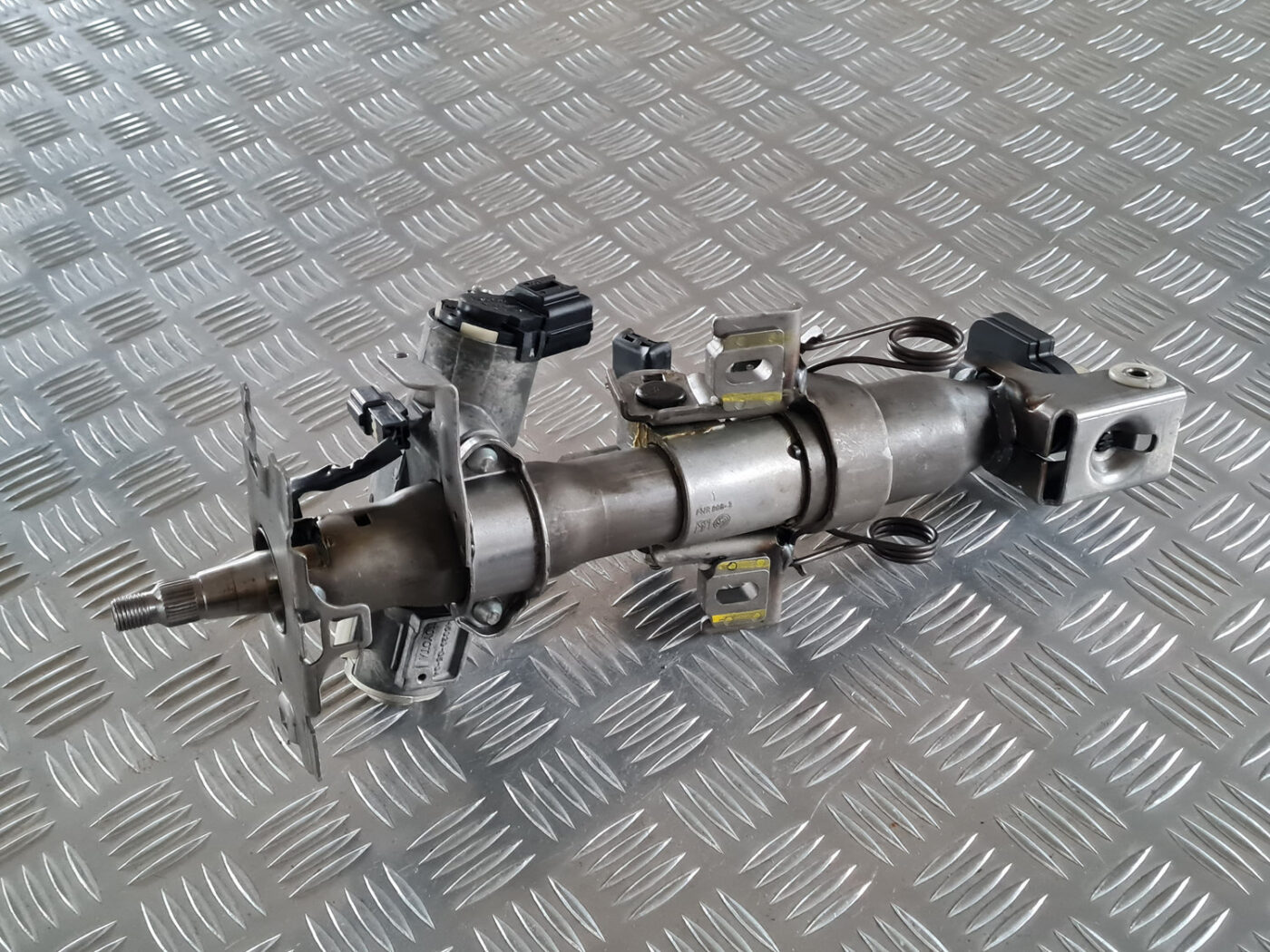 Stūres statne priekš TOYOTA AVENSIS 2007 UNIVERSAL 5 Stūres statne priekš TOYOTA AVENSIS 2007 UNIVERSAL