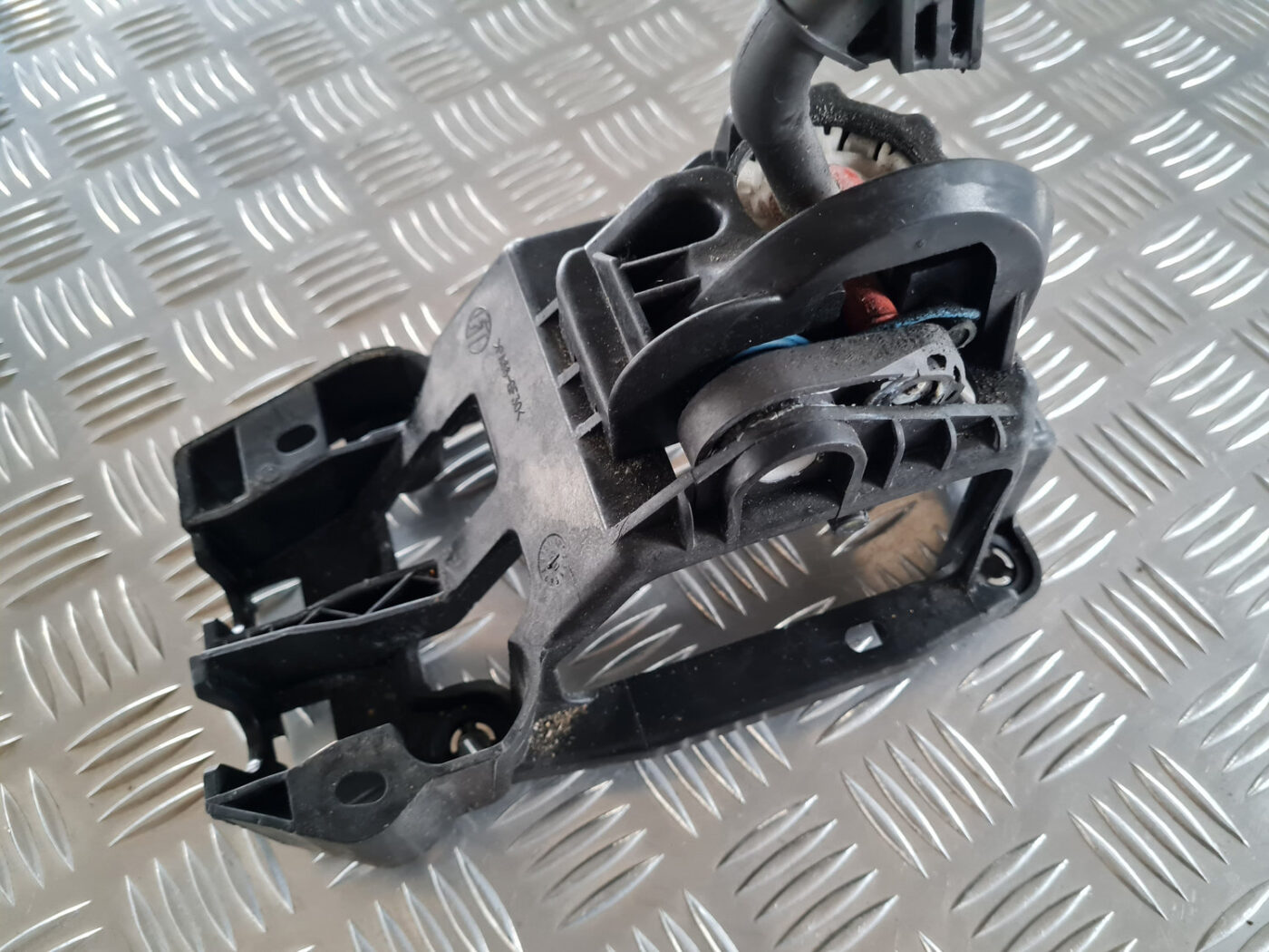 Ātrumu pārslēgšanas slēdzis priekš TOYOTA AVENSIS 2007 UNIVERSAL