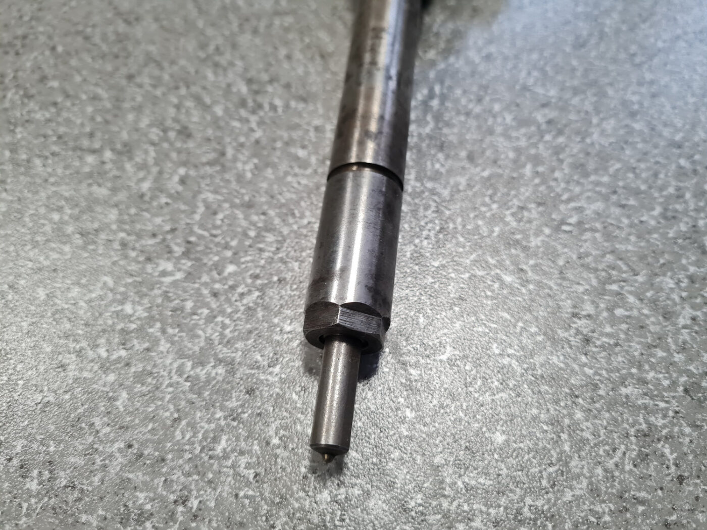 Degvielas smidzinātājs priekš VOLVO C30 2008 SILVER 2 Degvielas smidzinātājs priekš VOLVO C30 2008 SILVER