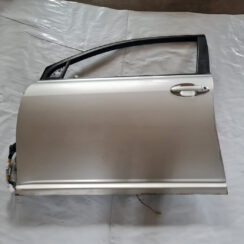 Priekšējās kreisās durvis priekš TOYOTA AVENSIS 2007 UNIVERSAL