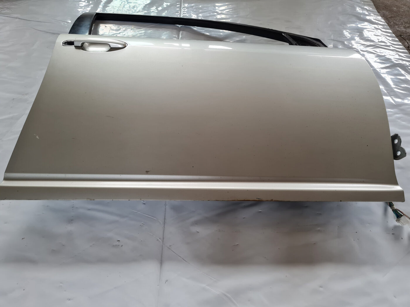 Priekšējās labās durvis priekš TOYOTA AVENSIS 2007 UNIVERSAL 14 Priekšējās labās durvis priekš TOYOTA AVENSIS 2007 UNIVERSAL