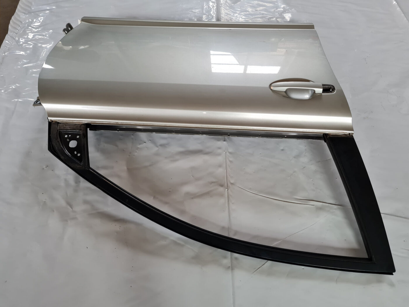 Priekšējās labās durvis priekš TOYOTA AVENSIS 2007 UNIVERSAL 11 Priekšējās labās durvis priekš TOYOTA AVENSIS 2007 UNIVERSAL