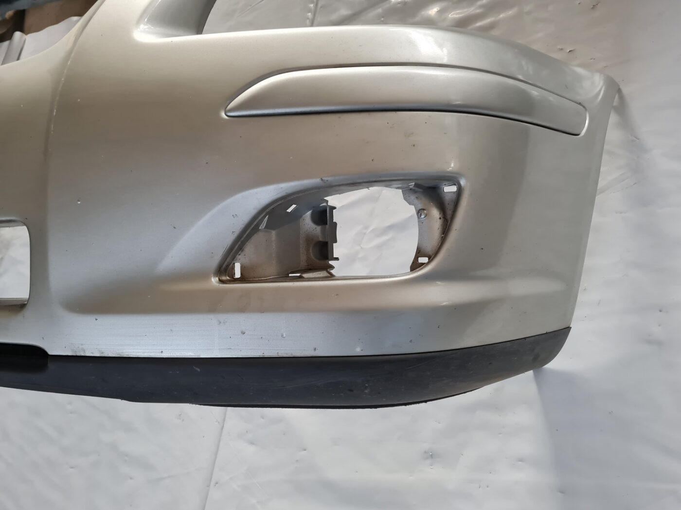 Priekšējais buferis priekš TOYOTA AVENSIS 2007 UNIVERSAL 15 Priekšējais buferis priekš TOYOTA AVENSIS 2007 UNIVERSAL