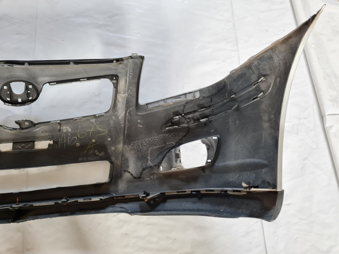 Priekšējais buferis priekš TOYOTA AVENSIS 2007 UNIVERSAL 13 Priekšējais buferis priekš TOYOTA AVENSIS 2007 UNIVERSAL