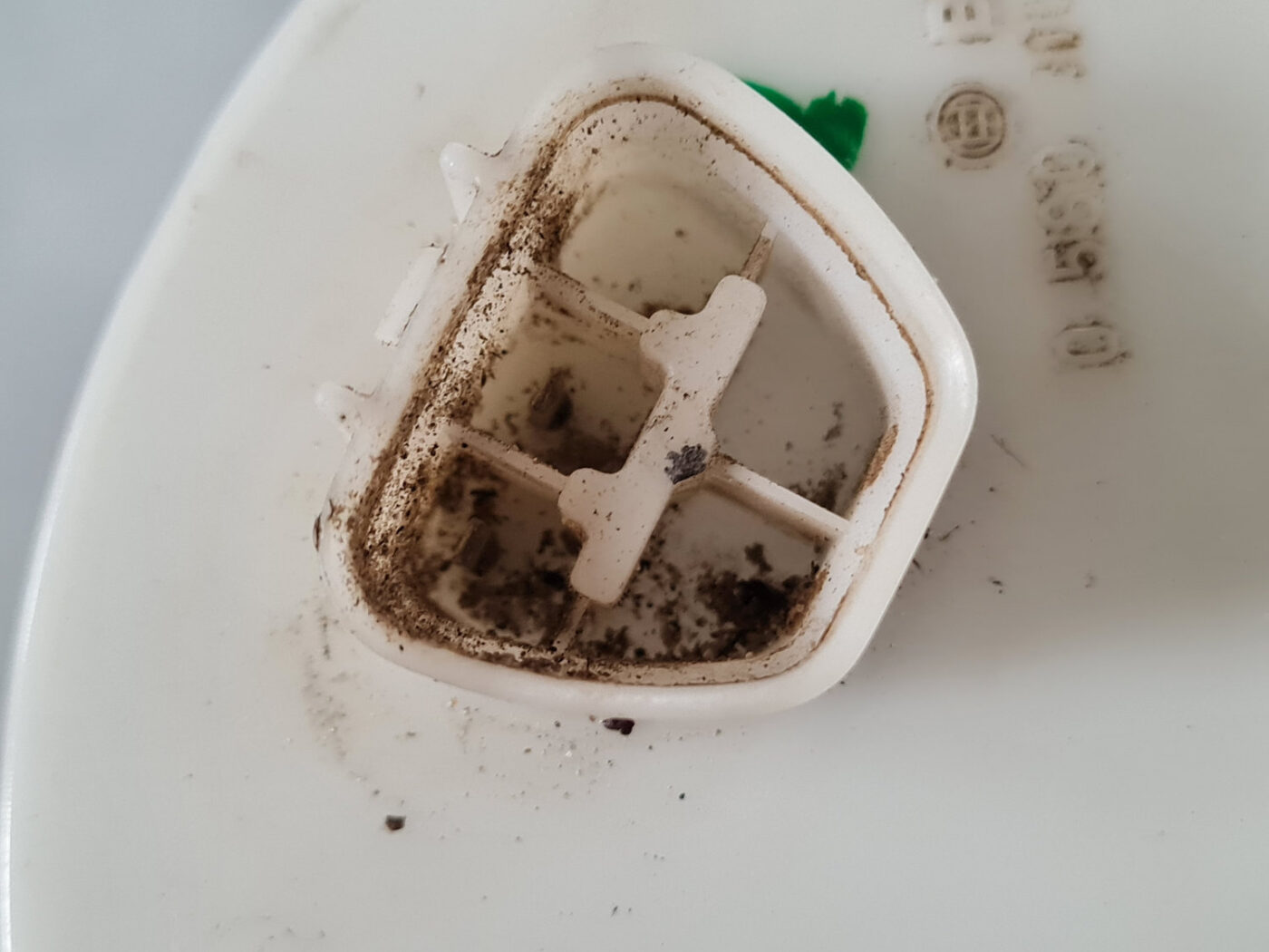 Degvielas tvertnes sūkņa līmeņa devējs priekš TOYOTA AVENSIS 2007 UNIVERSAL 3 Degvielas tvertnes sūkņa līmeņa devējs priekš TOYOTA AVENSIS 2007 UNIVERSAL