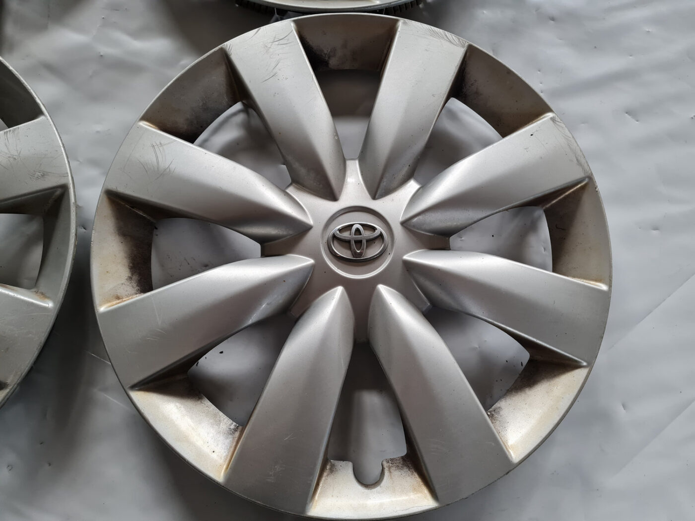 Diska kalpaks priekš TOYOTA AVENSIS 2007 UNIVERSAL