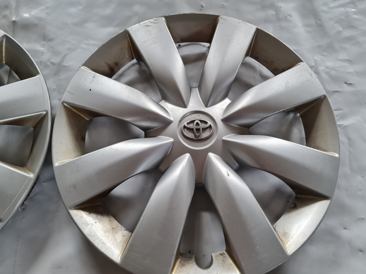 Diska kalpaks priekš TOYOTA AVENSIS 2007 UNIVERSAL