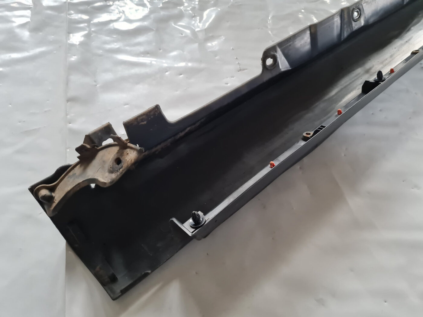 Ārēja sliekšņa kreisa uzlika priekš TOYOTA AVENSIS 2007 UNIVERSAL 6 Ārēja sliekšņa kreisa uzlika priekš TOYOTA AVENSIS 2007 UNIVERSAL