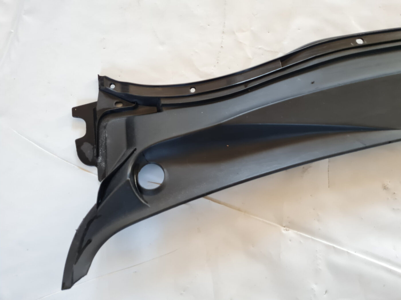 Vējstikla uzlikas (deflektora) režģis priekš TOYOTA AVENSIS 2007 UNIVERSAL