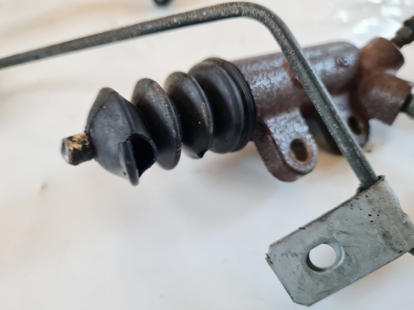 Sajūga palīgcilindrs priekš TOYOTA AVENSIS 2007 UNIVERSAL 5 Sajūga palīgcilindrs priekš TOYOTA AVENSIS 2007 UNIVERSAL