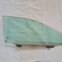 Priekšējo labo durvju stikls priekš TOYOTA AVENSIS 2007 UNIVERSAL