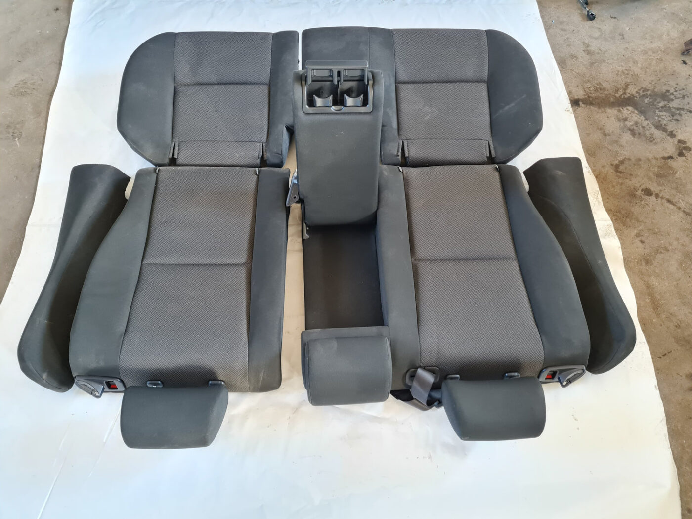 Aizmugurējais sēdeklis priekš TOYOTA AVENSIS 2007 UNIVERSAL 5 Aizmugurējais sēdeklis priekš TOYOTA AVENSIS 2007 UNIVERSAL