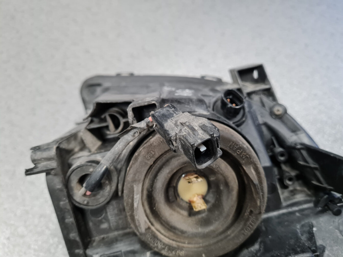 Priekšējais labais lukturis priekš TOYOTA AVENSIS 2007 UNIVERSAL