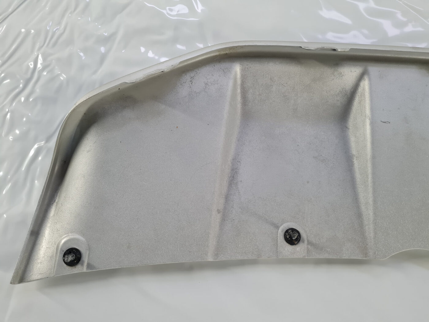 Bufera spoileris priekš VW AMAROK 2010-2020 6 Bufera spoileris priekš VW AMAROK 2010-2020