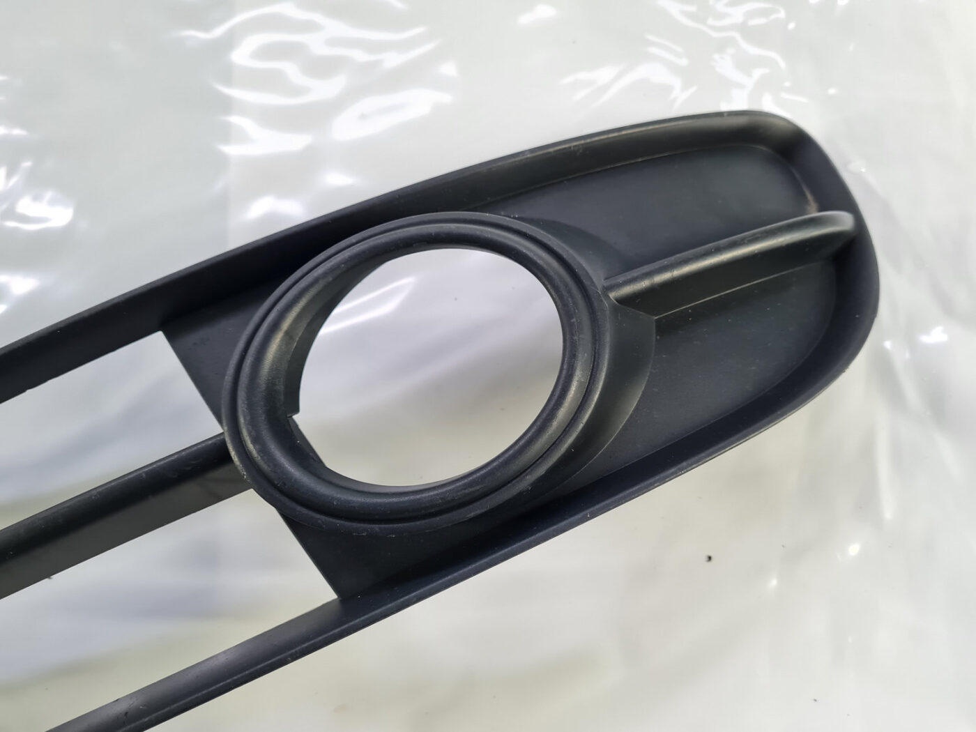 Miglas luktura reste, pa labi priekš AUDI A4 2007 8 Miglas luktura reste, pa labi priekš AUDI A4 2007