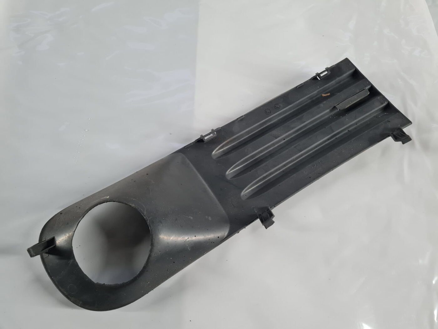 Miglas luktura reste, pa kreisi priekš VW Transporter Caravelle T5 7 Miglas luktura reste, pa kreisi priekš VW Transporter Caravelle T5