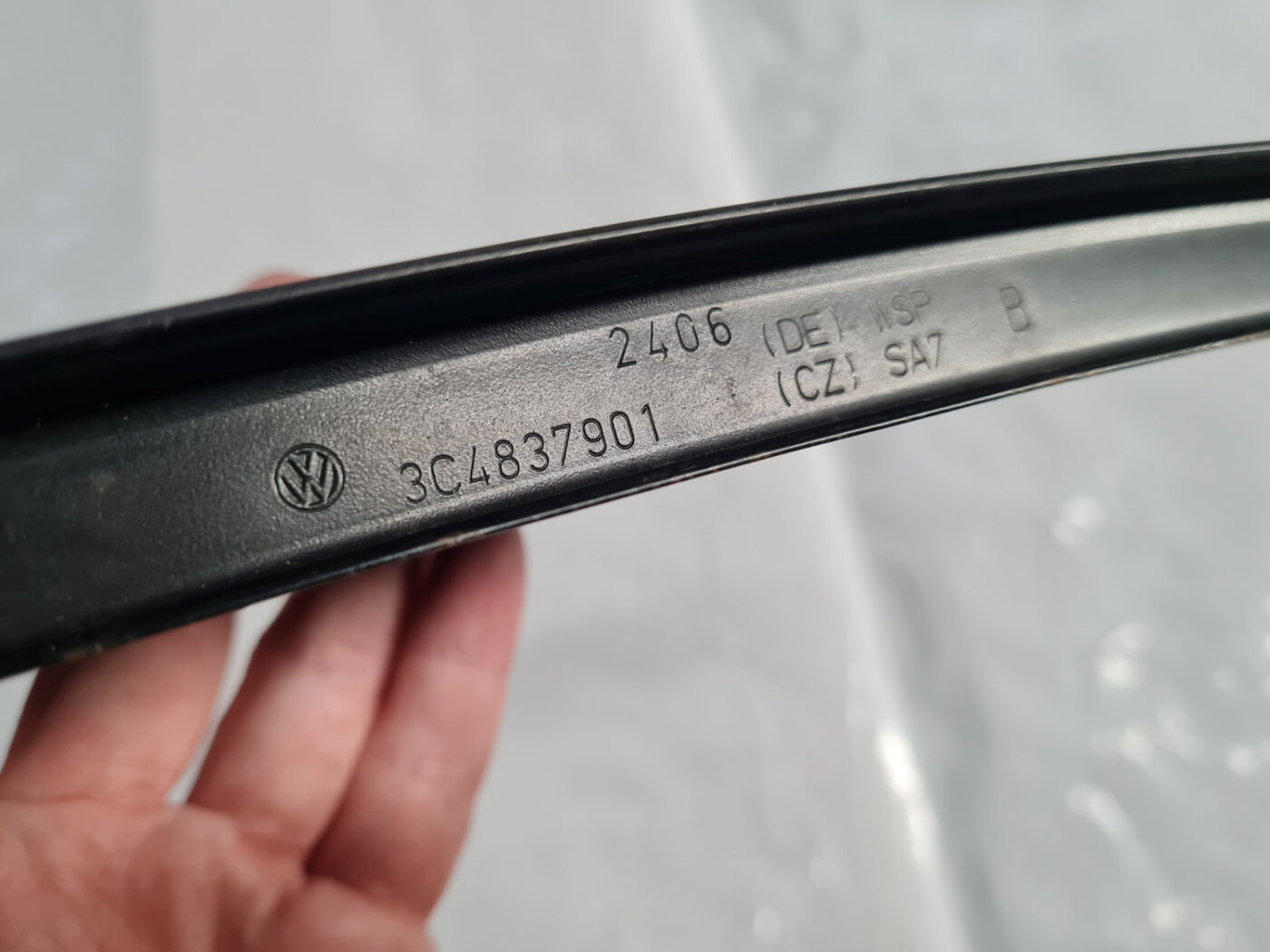 Durvju stikla moldings priekš VW PASSAT B6 2006 ANGL. UNIVERSAL 3 Durvju stikla moldings priekš VW PASSAT B6 2006 ANGL. UNIVERSAL