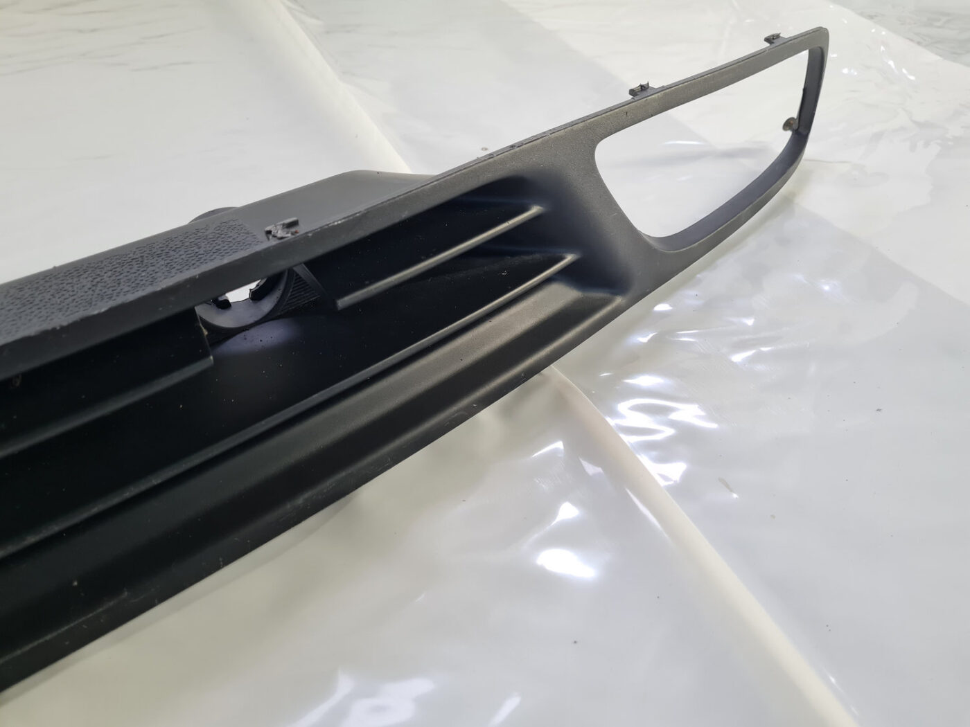 Bufera reste priekš Hyundai Grand Starex 2007-2023 16 Bufera reste priekš Hyundai Grand Starex 2007-2023