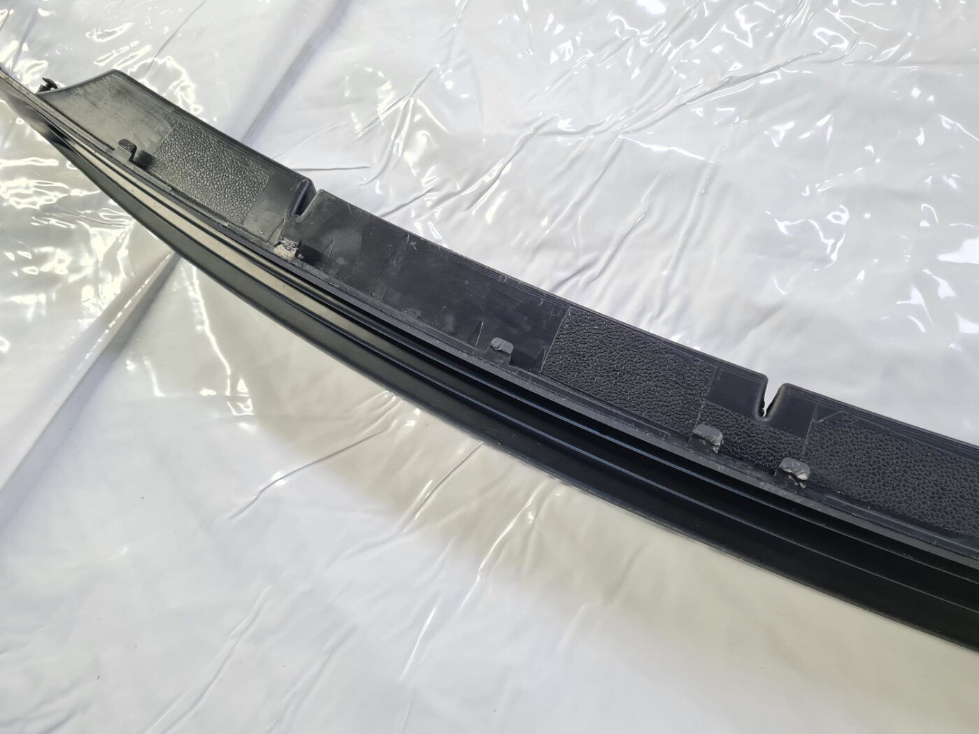 Bufera reste priekš Hyundai Grand Starex 2007-2023 12 Bufera reste priekš Hyundai Grand Starex 2007-2023