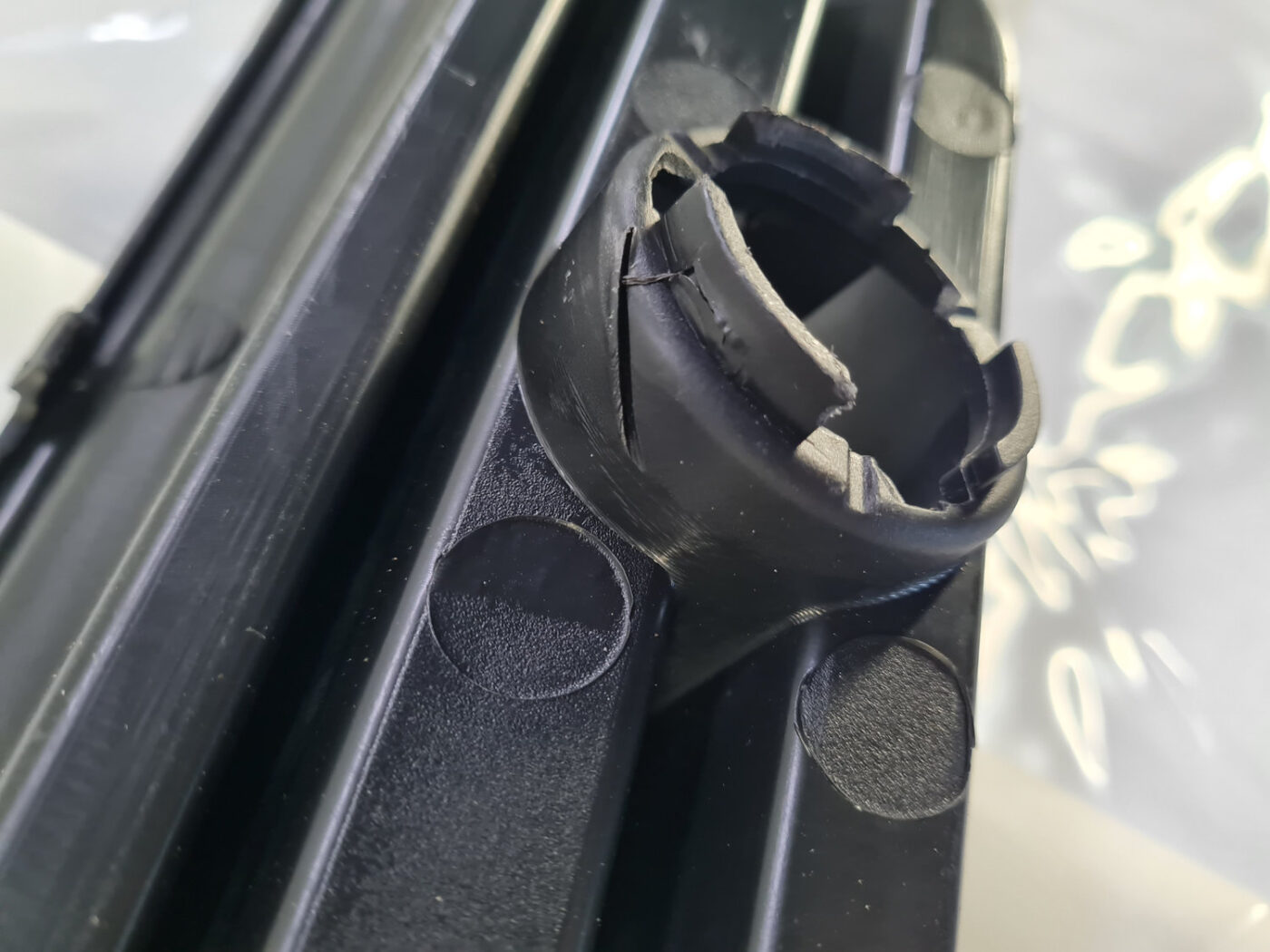 Bufera reste priekš Hyundai Grand Starex 2007-2023 7 Bufera reste priekš Hyundai Grand Starex 2007-2023