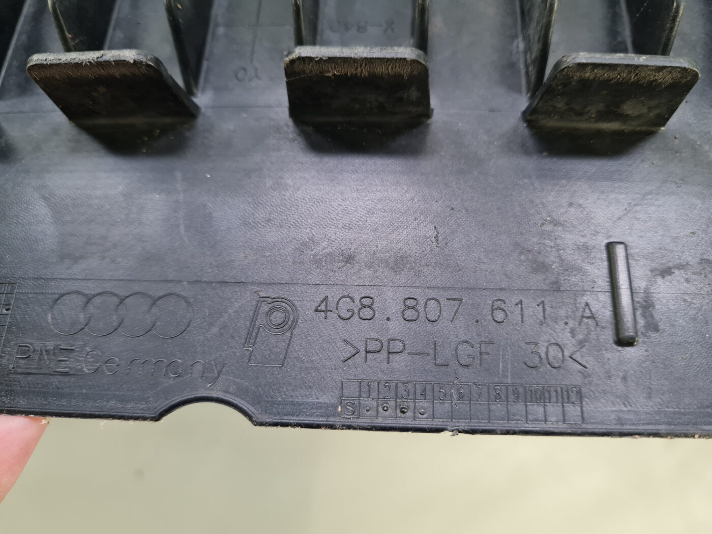 Priekšēja bufera aizsargs priekš AUDI A7 2011 SPORTBACK