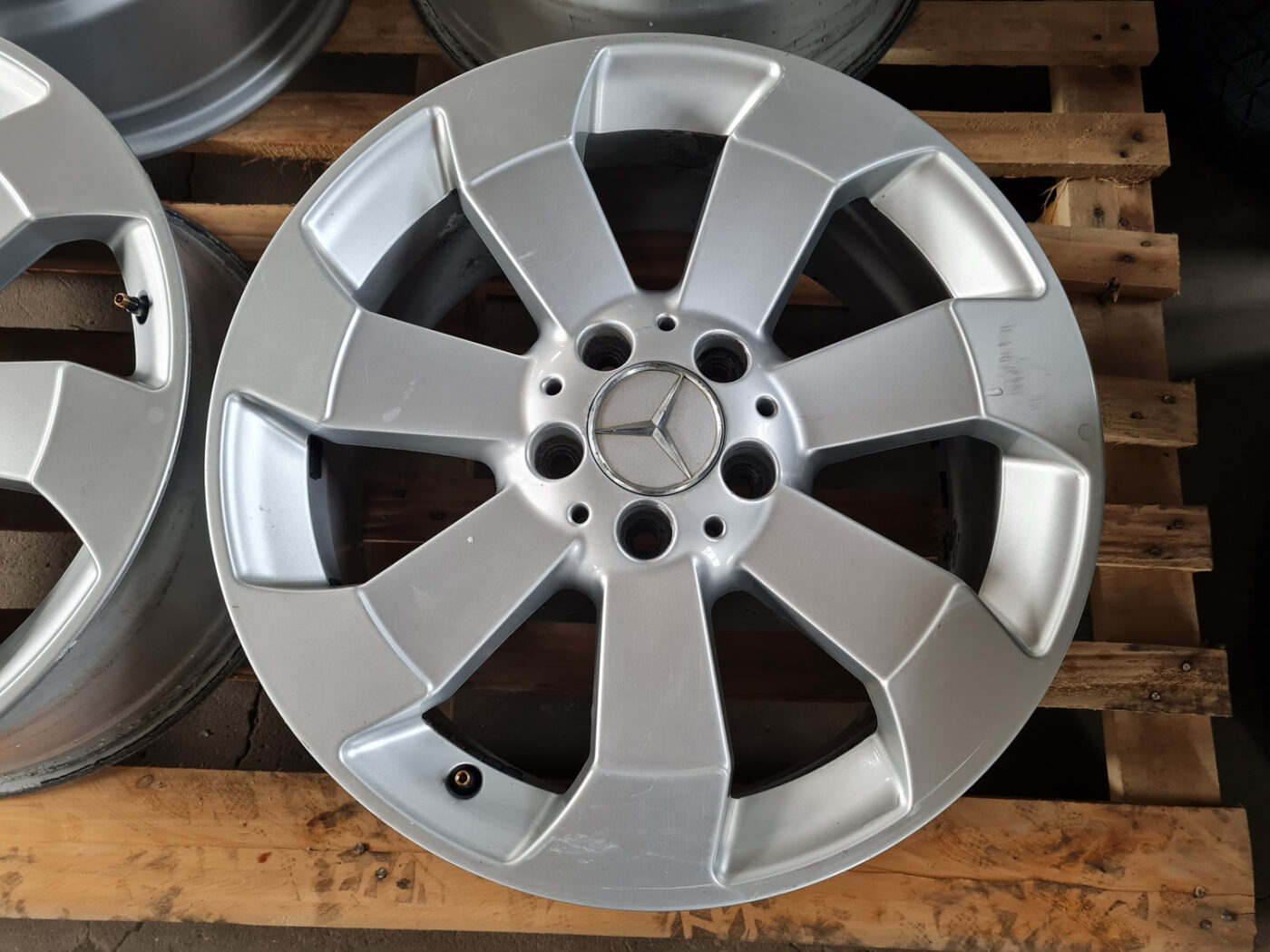 Lietie diski - vieglmetāla (kpl) priekš MERCEDES BENZ ML280 2008 OBSIDIAN BLACK 16 Lietie diski - vieglmetāla (kpl) priekš MERCEDES BENZ ML280 2008 OBSIDIAN BLACK