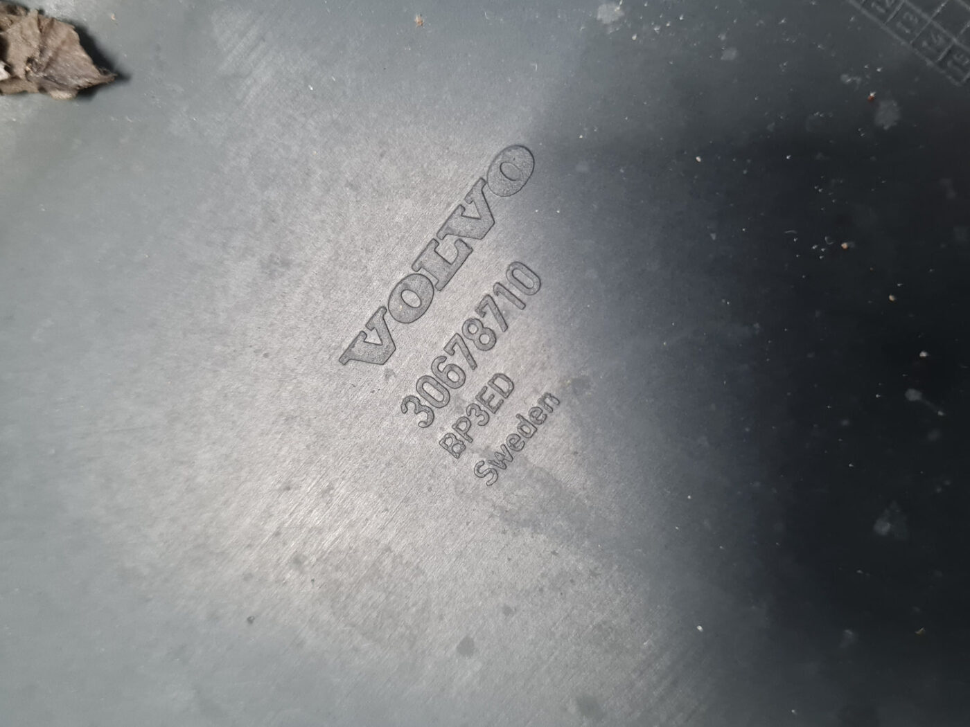 Aizmugures buferis priekš VOLVO XC70 2007 8 Aizmugures buferis priekš VOLVO XC70 2007