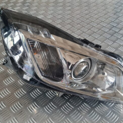 Priekšējais labais lukturis priekš OPEL INSIGNIA 2010