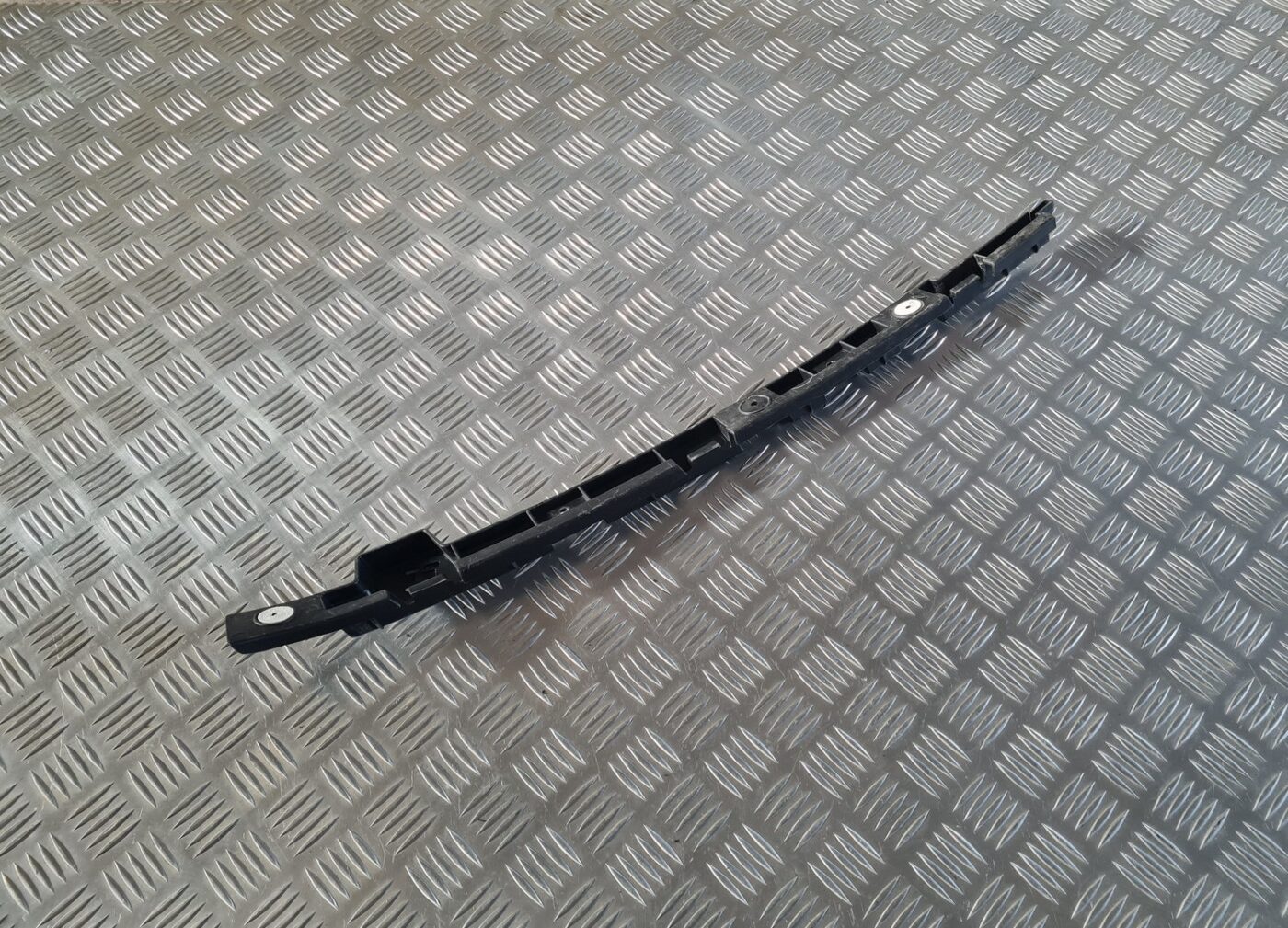 Aizmugurēja bufera kronšteins priekš OPEL INSIGNIA 2010