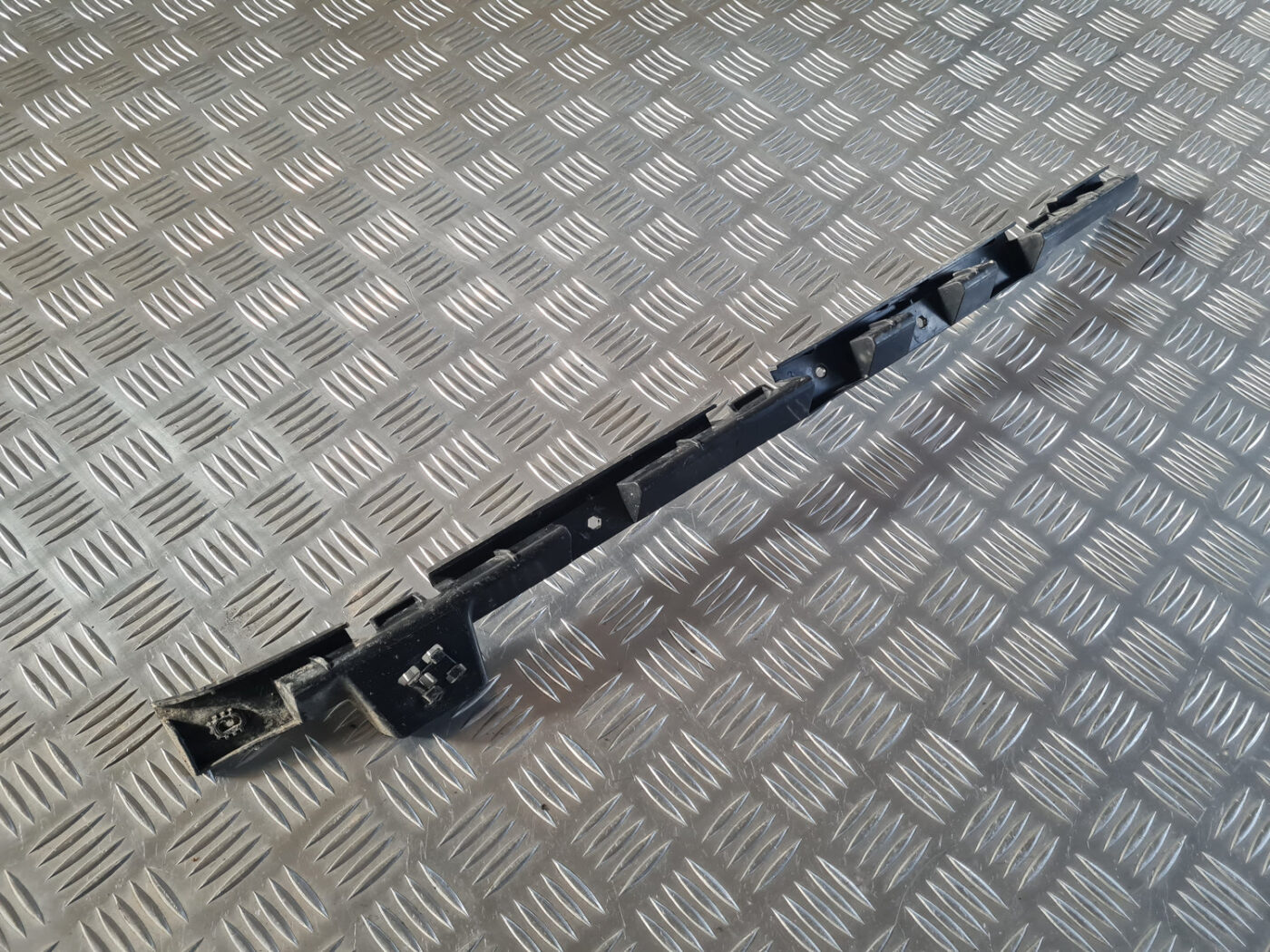 Aizmugurēja bufera kronšteins priekš OPEL INSIGNIA 2010