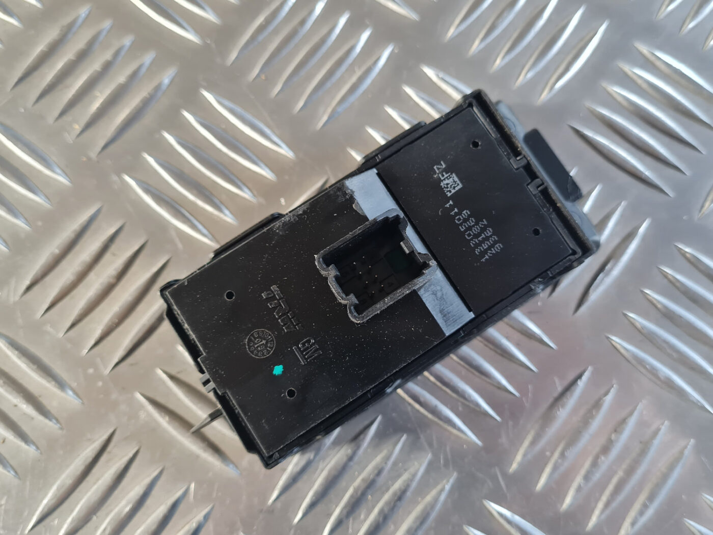 Šofera durvju slēdža pogas priekš OPEL INSIGNIA 2010 6 Šofera durvju slēdža pogas priekš OPEL INSIGNIA 2010