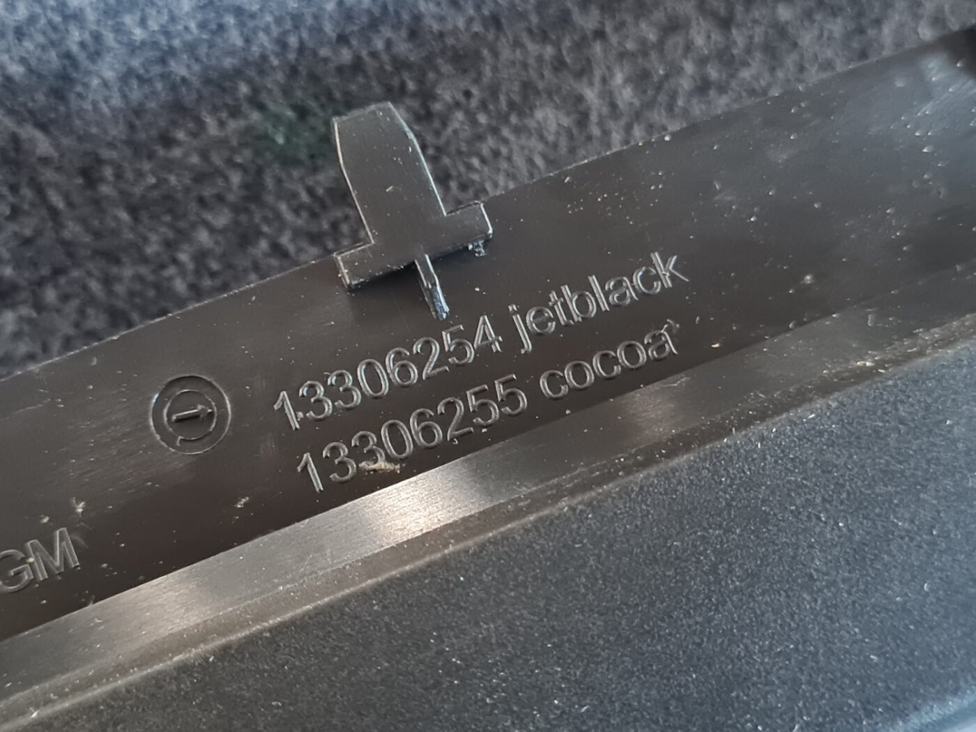 Stūres statnes putekļu aizsargs (salonā) priekš OPEL INSIGNIA 2010 3 Stūres statnes putekļu aizsargs (salonā) priekš OPEL INSIGNIA 2010