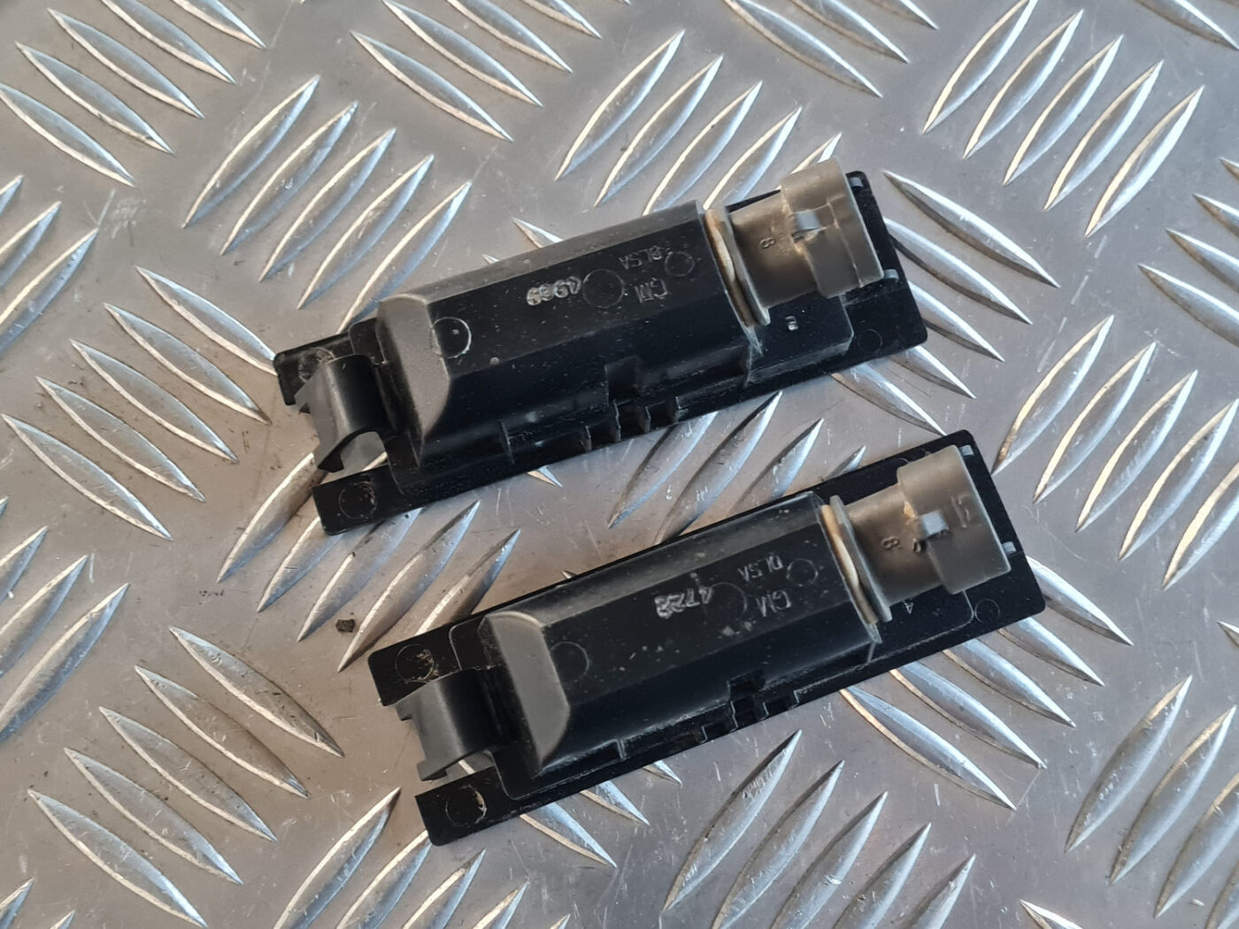 Numura zīmes apgaismojums priekš OPEL INSIGNIA 2010 2 Numura zīmes apgaismojums priekš OPEL INSIGNIA 2010