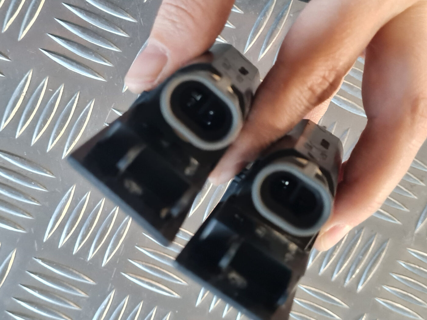 Numura zīmes apgaismojums priekš OPEL INSIGNIA 2010 7 Numura zīmes apgaismojums priekš OPEL INSIGNIA 2010