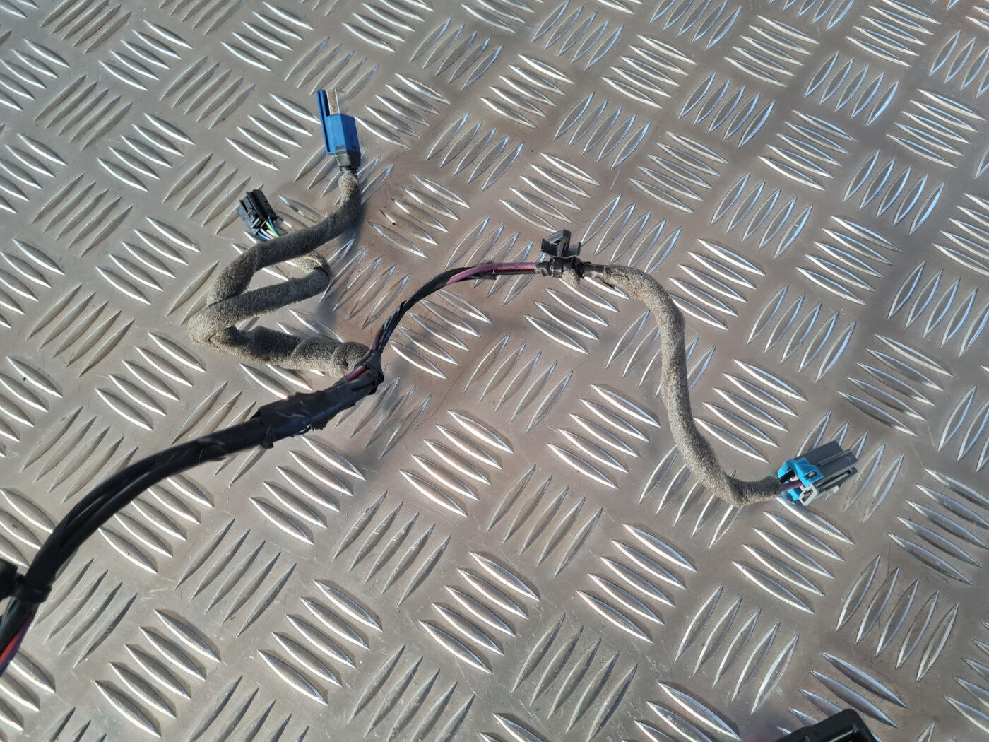 Citi auto elektroinstalācijas vadi priekš OPEL INSIGNIA 2010