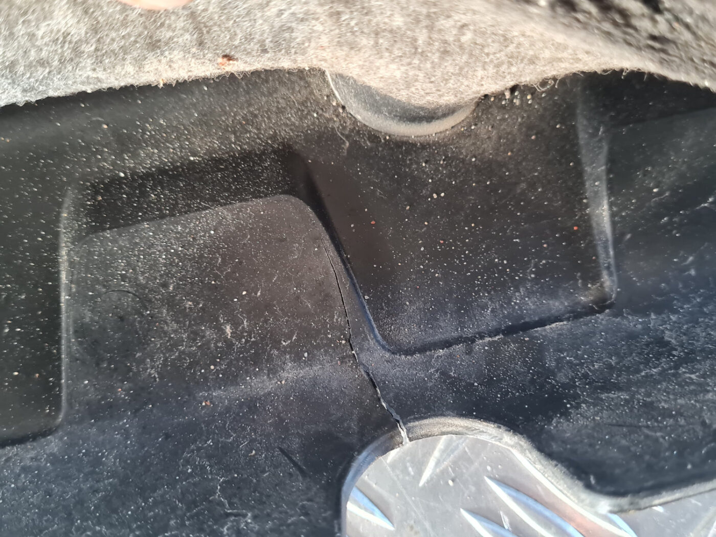 Dzinēja dekoratīvais vāks priekš OPEL INSIGNIA 2010