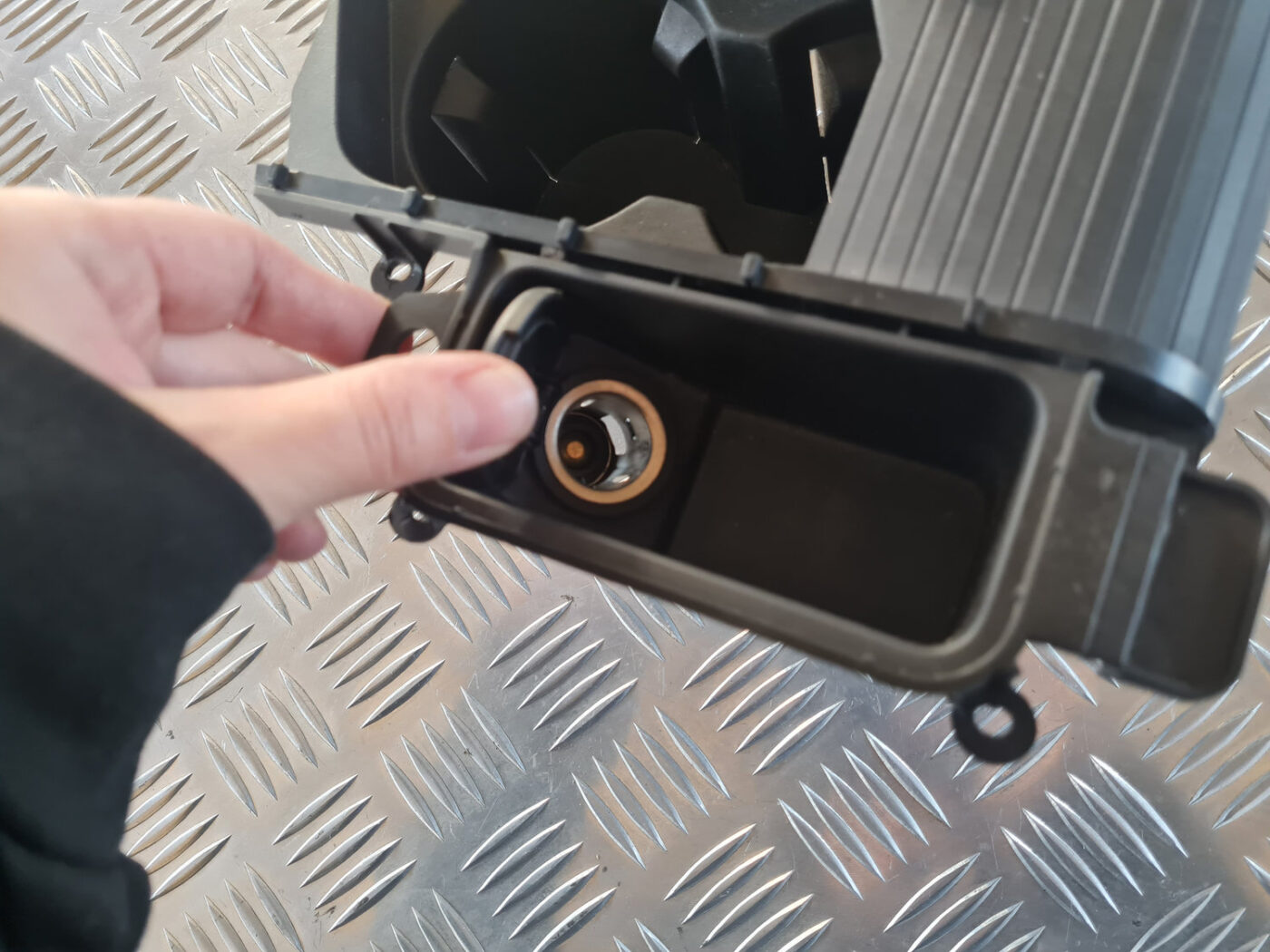 Krūzes turētājs priekš OPEL INSIGNIA 2010 6 Krūzes turētājs priekš OPEL INSIGNIA 2010