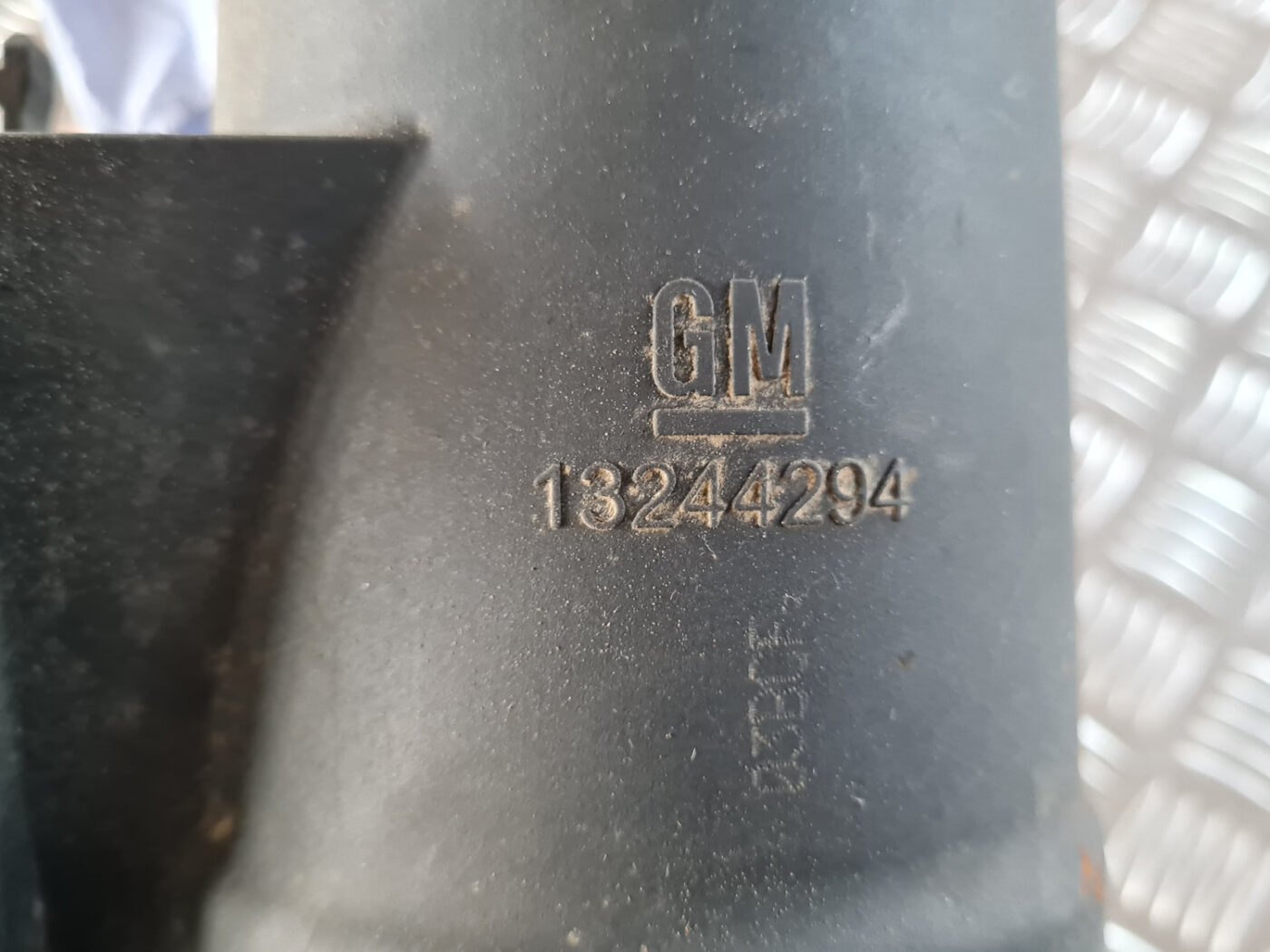 Degvielas filtra korpuss priekš OPEL INSIGNIA 2010 3 Degvielas filtra korpuss priekš OPEL INSIGNIA 2010