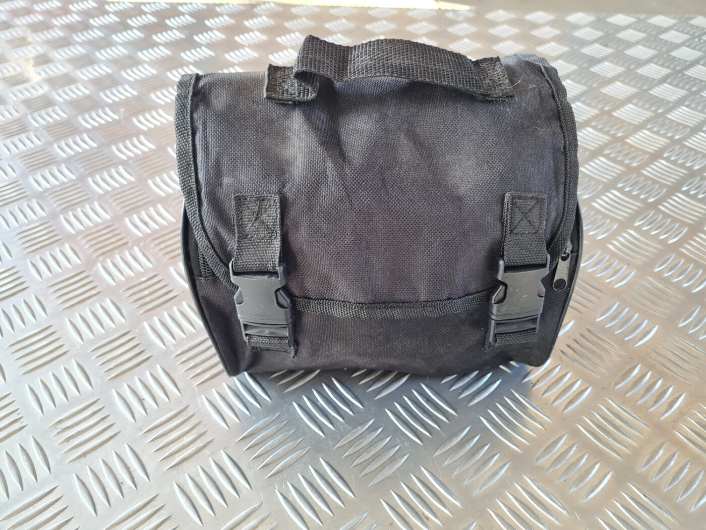 Riepu gaisa kompresors priekš OPEL INSIGNIA 2010 3 Riepu gaisa kompresors priekš OPEL INSIGNIA 2010