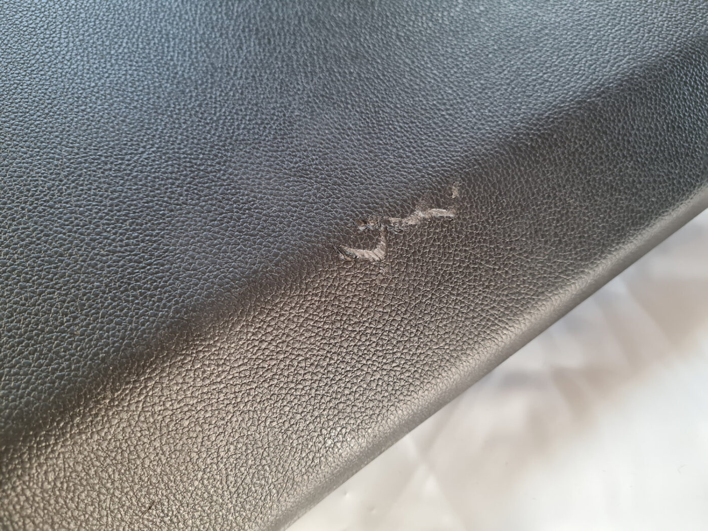 Vidējas salona statnes apdare priekš OPEL INSIGNIA 2010