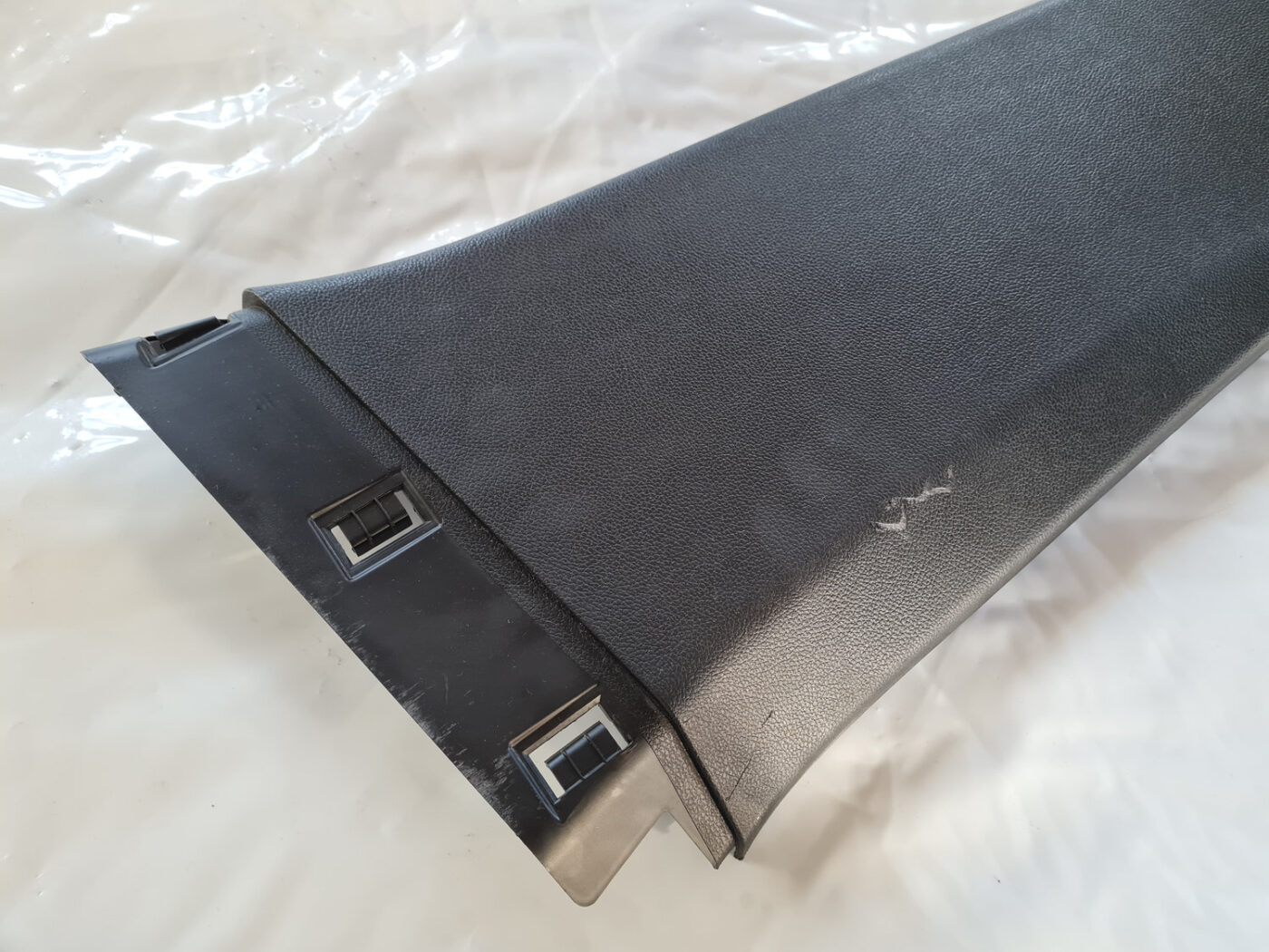 Vidējas salona statnes apdare priekš OPEL INSIGNIA 2010