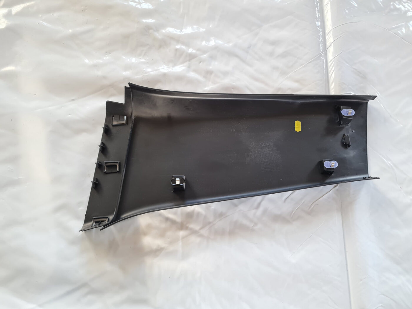 Vidējas salona statnes apdare priekš OPEL INSIGNIA 2010