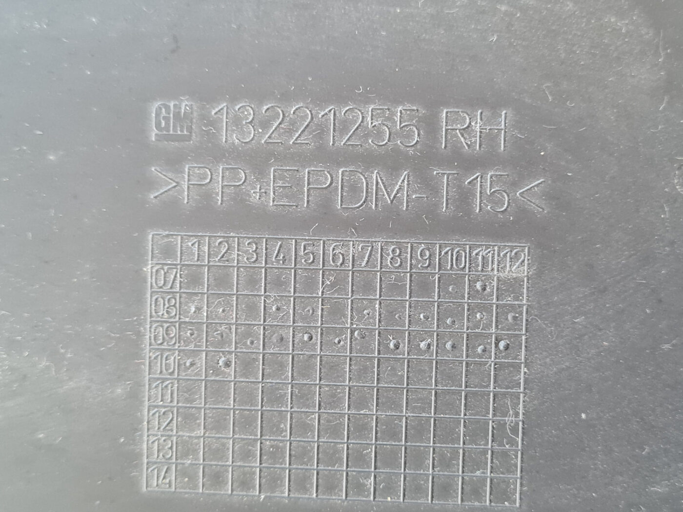 Vidējas salona statnes apdare priekš OPEL INSIGNIA 2010