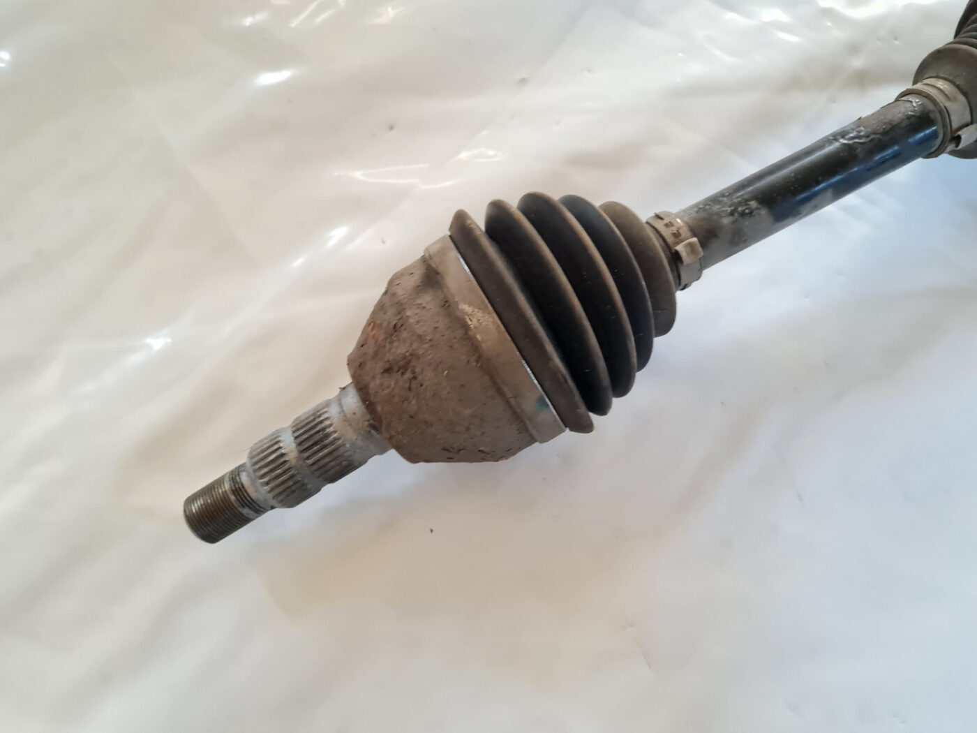 Pusass priekšējā kreisā priekš OPEL INSIGNIA 2010 2 Pusass priekšējā kreisā priekš OPEL INSIGNIA 2010