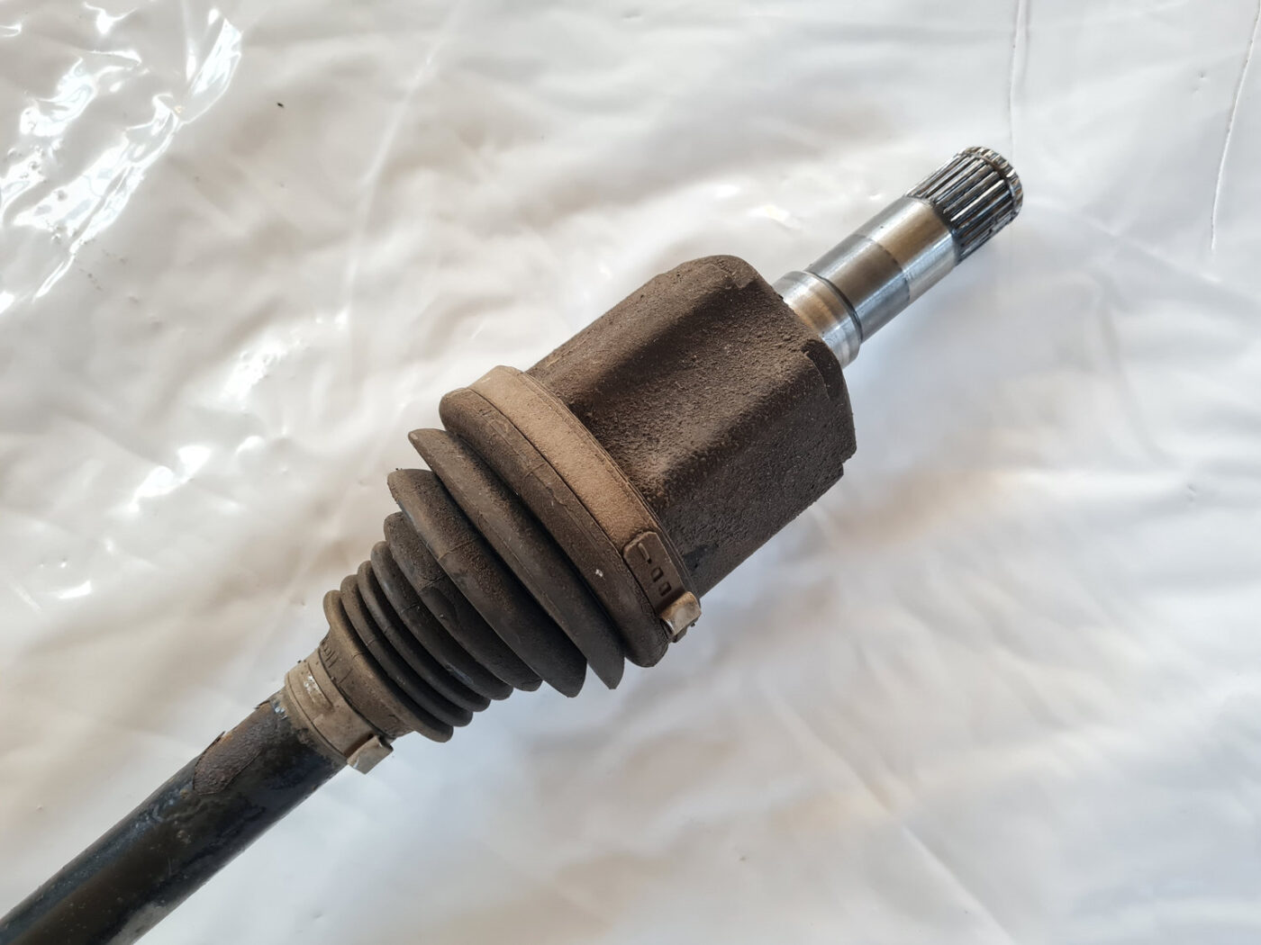 Pusass priekšējā kreisā priekš OPEL INSIGNIA 2010 4 Pusass priekšējā kreisā priekš OPEL INSIGNIA 2010