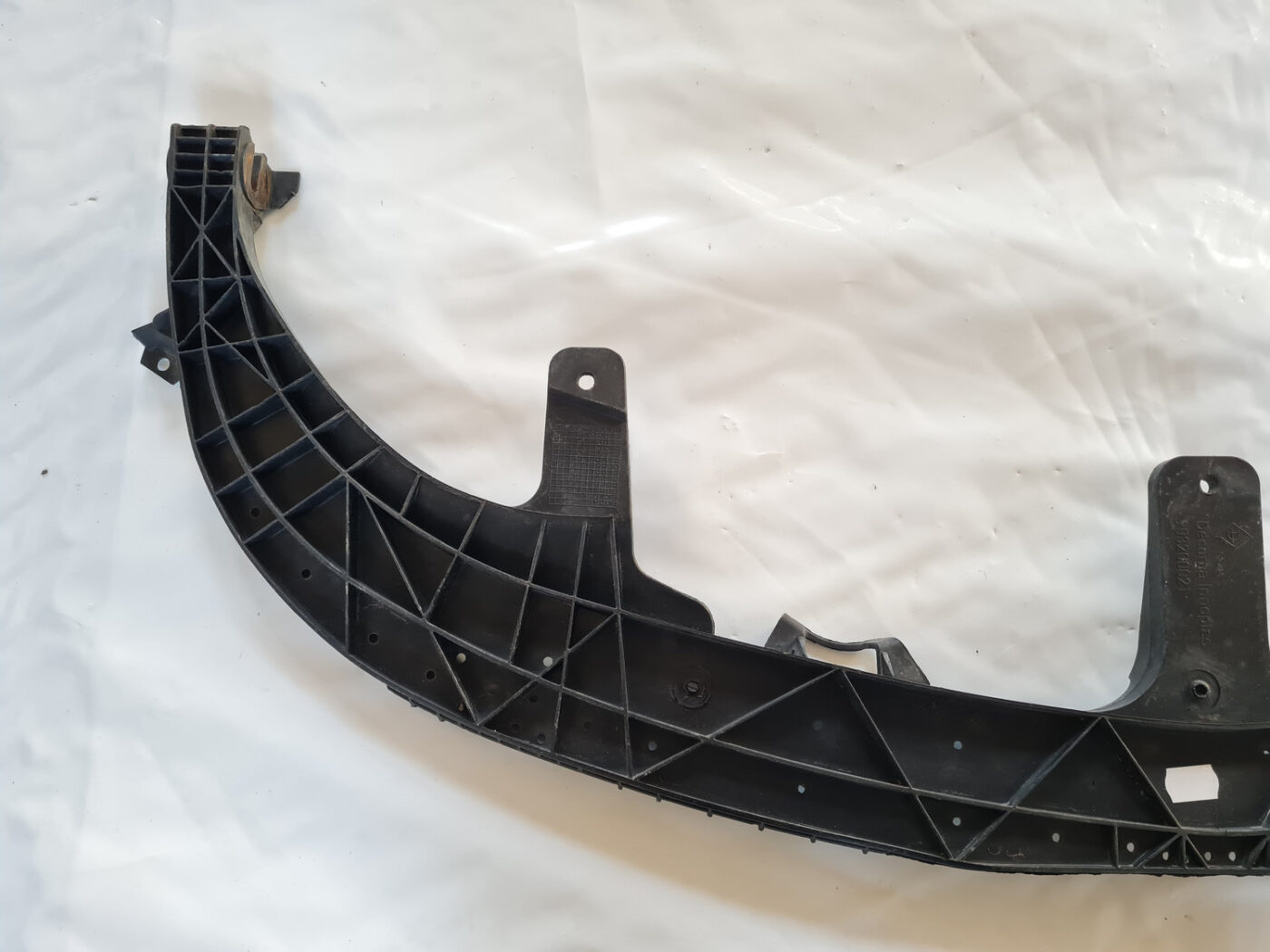 Priekšēja bufera aizsargs priekš OPEL INSIGNIA 2010 2 Priekšēja bufera aizsargs priekš OPEL INSIGNIA 2010