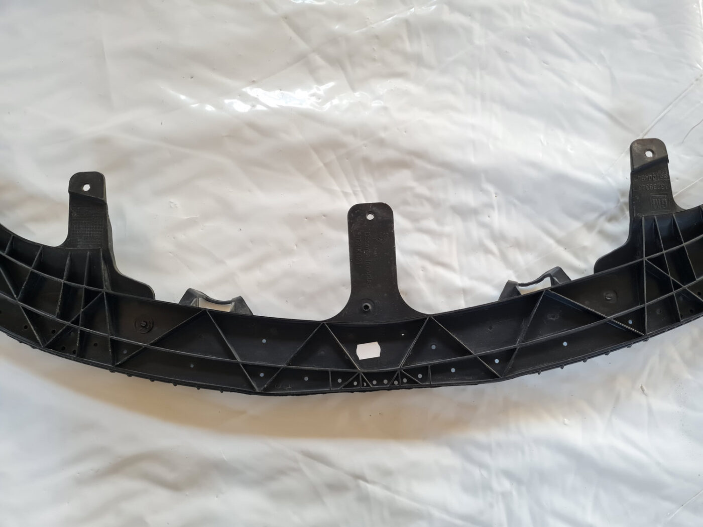 Priekšēja bufera aizsargs priekš OPEL INSIGNIA 2010 10 Priekšēja bufera aizsargs priekš OPEL INSIGNIA 2010