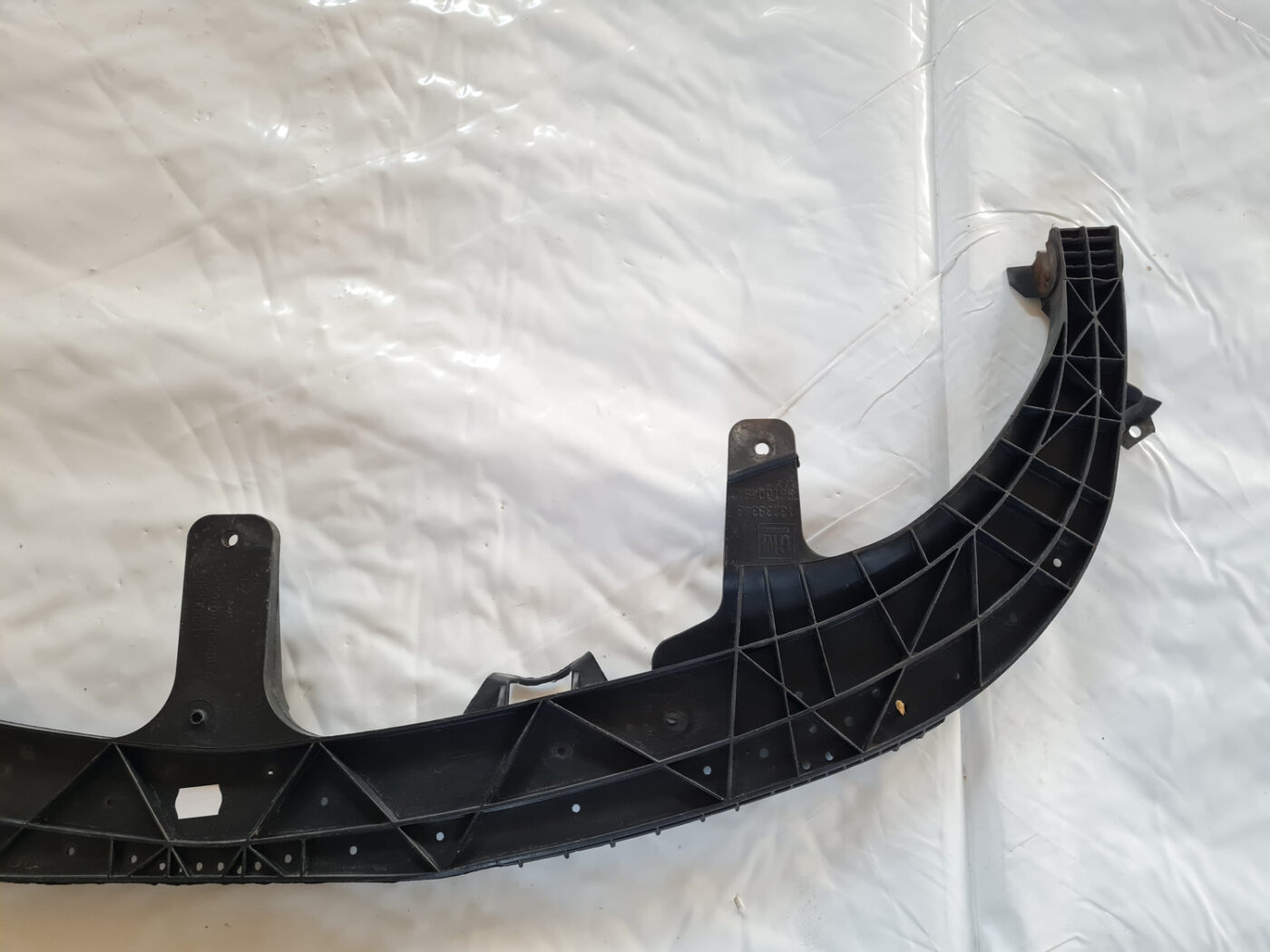 Priekšēja bufera aizsargs priekš OPEL INSIGNIA 2010 9 Priekšēja bufera aizsargs priekš OPEL INSIGNIA 2010