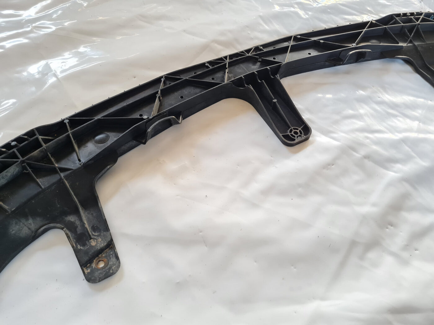 Priekšēja bufera aizsargs priekš OPEL INSIGNIA 2010 6 Priekšēja bufera aizsargs priekš OPEL INSIGNIA 2010