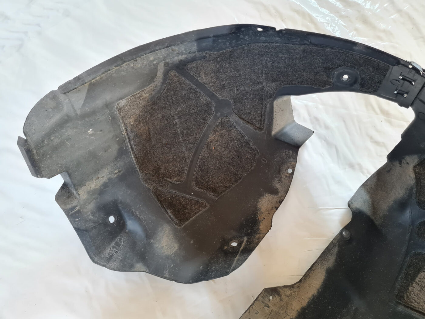 Priekšējais labais paspārns priekš OPEL INSIGNIA 2010